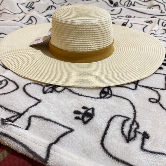 Gesu Salvatore sun protection hat. - Picture 11 of 13